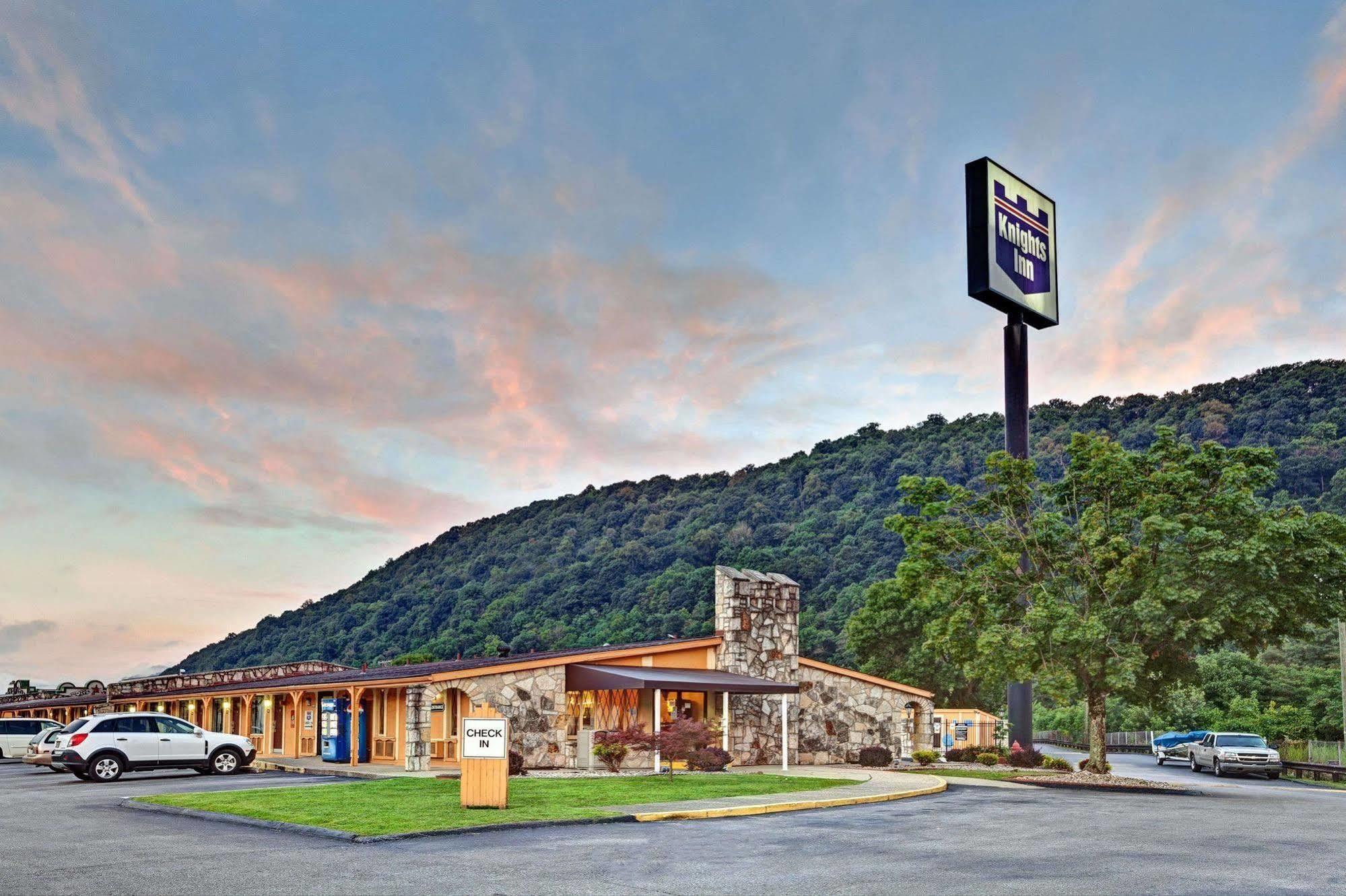 Knights Inn Charleston West Virginia Exterior photo